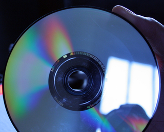 Illustration for article titled A Vinyl-CD Hybrid To Keep the Hipster-Yuppies Satisfied